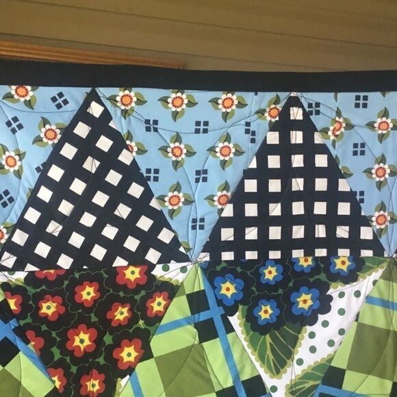Handmade Lap Quilt Triangles - Picture 4 of 14